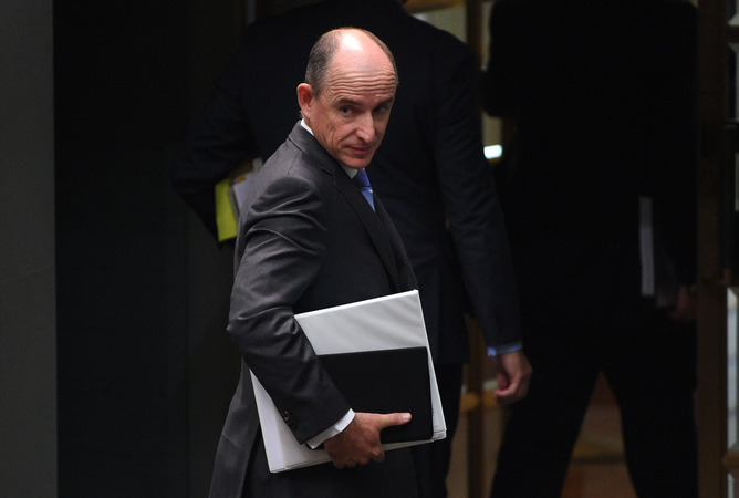 Grattan: If Stuart Robert falls, Turnbull has more room for innovation in his reshuffle