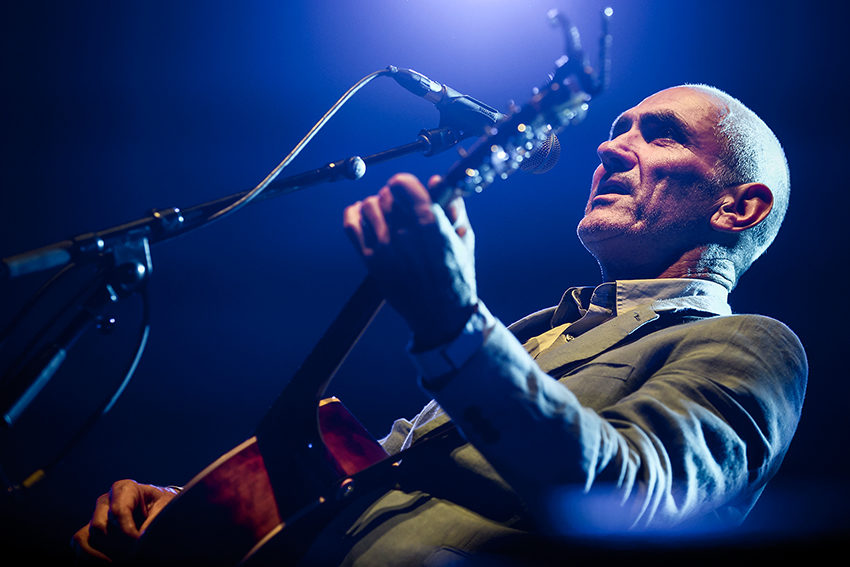 Review: Paul Kelly at Adelaide Entertainment Centre