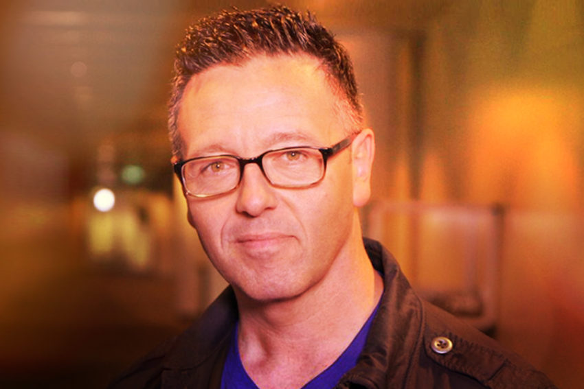 Crossing Over with John Edward